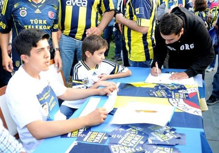 İzmir´de ´Adalete Fener yak´