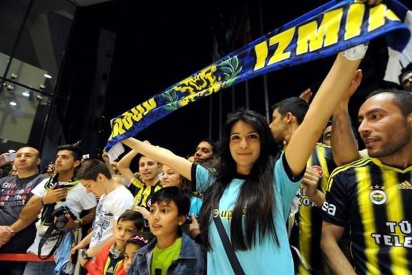 İzmir´de ´Adalete Fener yak´