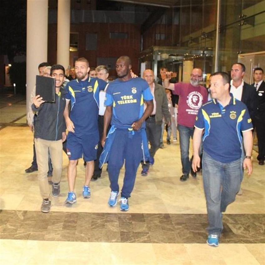 İzmir´de ´Adalete Fener yak´