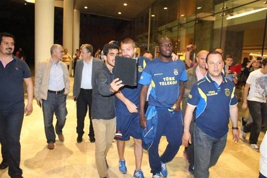 İzmir´de ´Adalete Fener yak´