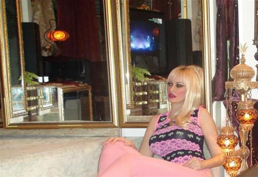 Adnan Oktar'ın kediciği Tülay Kumaşçı