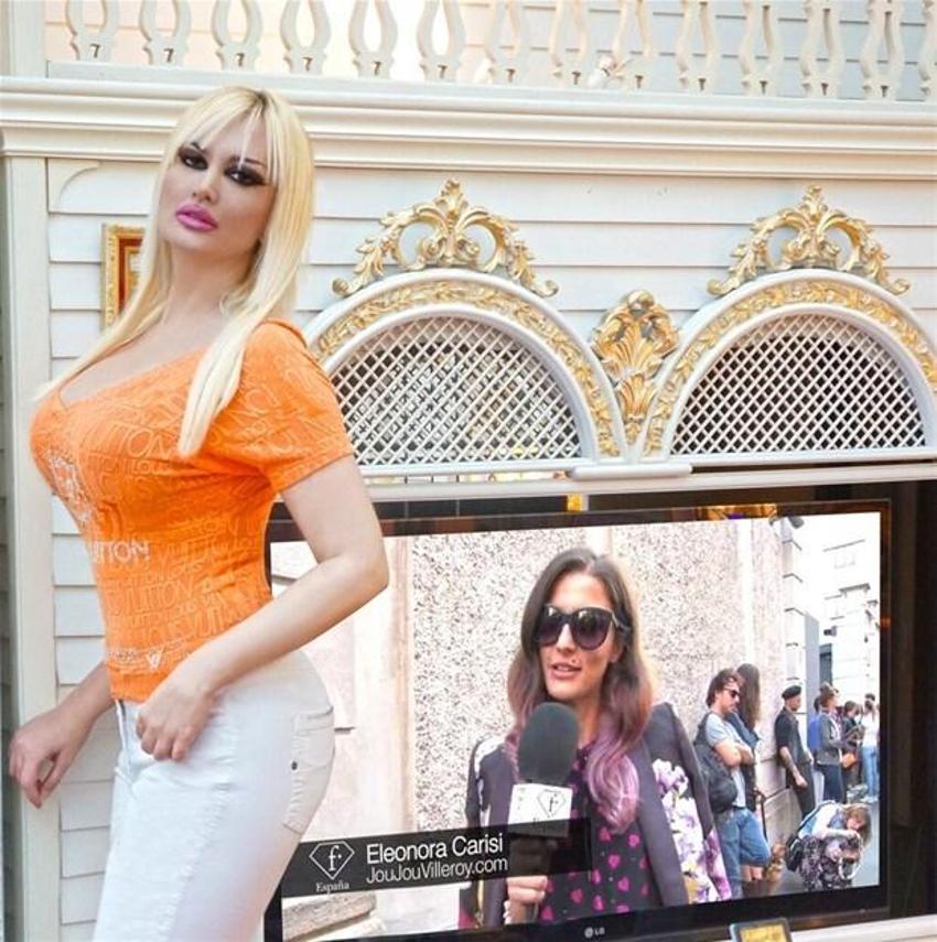 Adnan Oktar'ın kediciği Tülay Kumaşçı