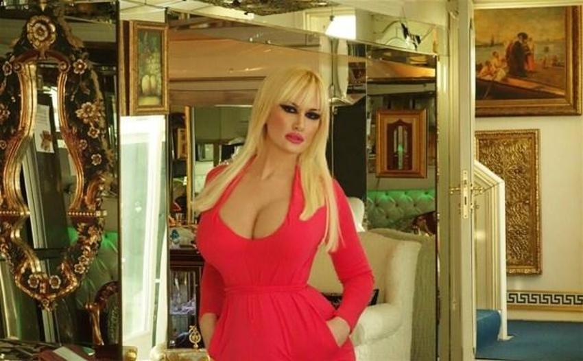 Adnan Oktar'ın kediciği Tülay Kumaşçı