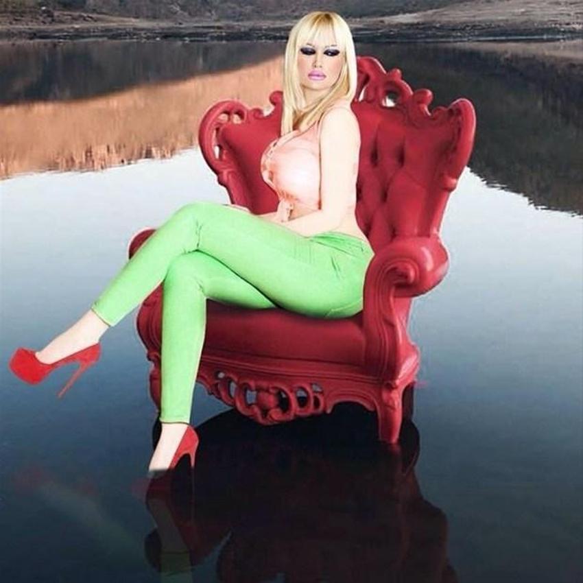 Adnan Oktar'ın kediciği Tülay Kumaşçı