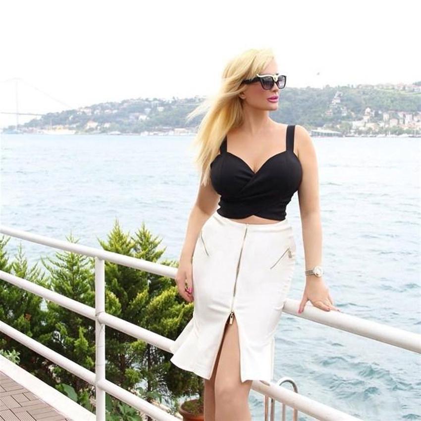 Adnan Oktar'ın kediciği Tülay Kumaşçı
