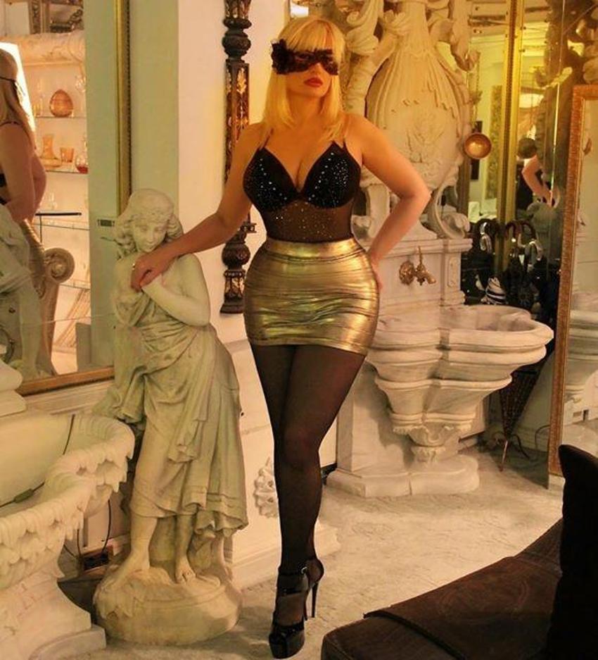 Adnan Oktar'ın kediciği Tülay Kumaşçı