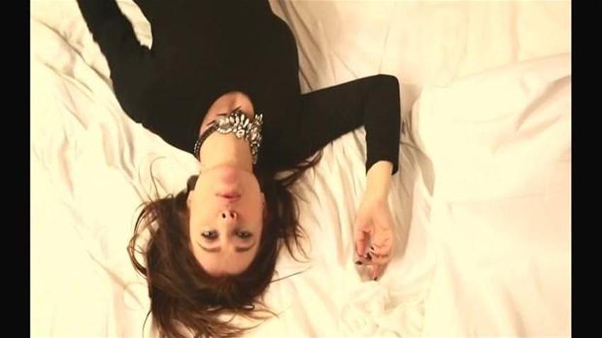 Hilal Cebeci´den olay yaratacak klip