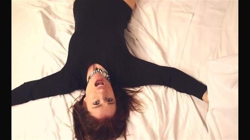 Hilal Cebeci´den olay yaratacak klip