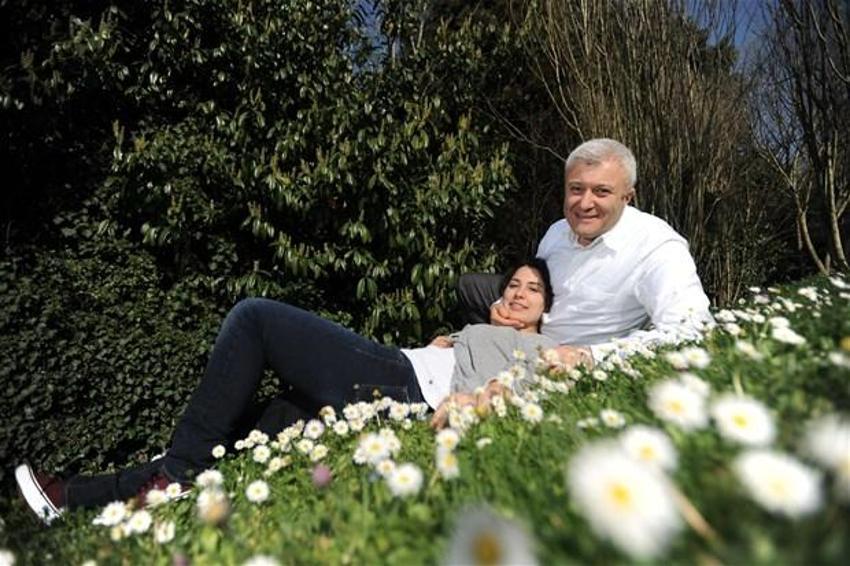 Tuncay Özkan ve kızı Nazlıcan Özkan