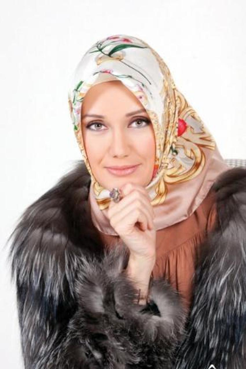 Maneviyata yönelen ünlüler