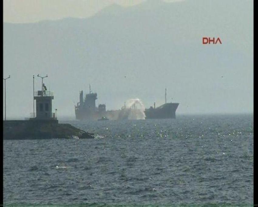 Pendik´te gemi yangını