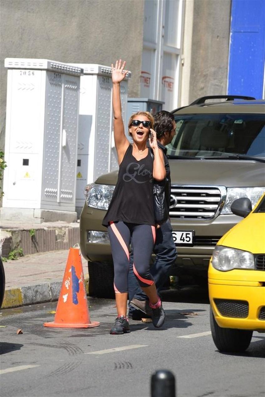 Gülben Ergen evinin kapılarını açtı