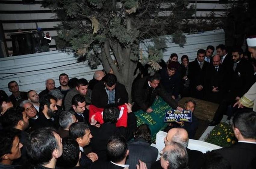 Adnan Şenses son yolculuğuna uğurlandı