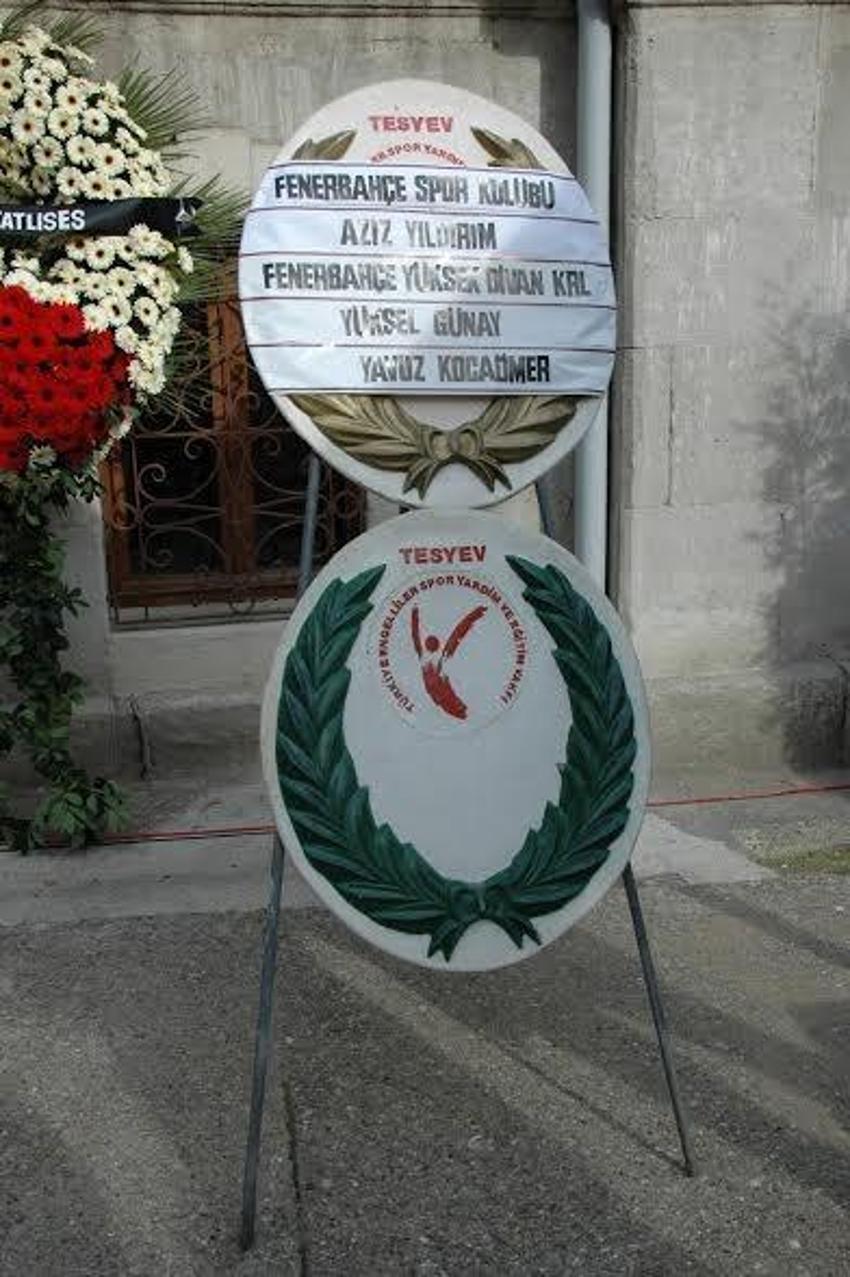 Adnan Şenses son yolculuğuna uğurlandı