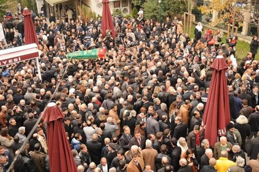 Adnan Şenses son yolculuğuna uğurlandı