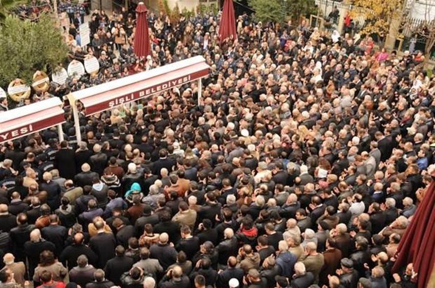 Adnan Şenses son yolculuğuna uğurlandı