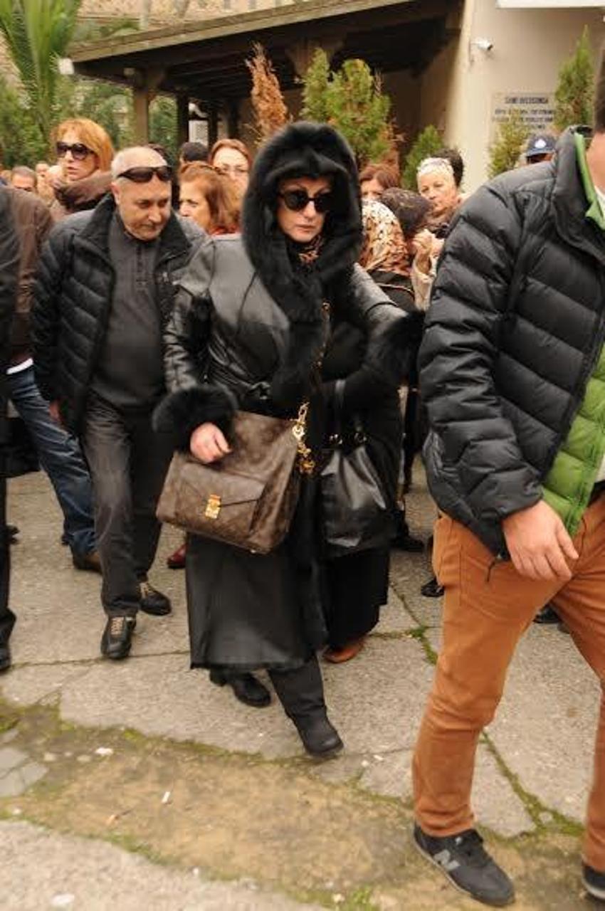 Adnan Şenses son yolculuğuna uğurlandı