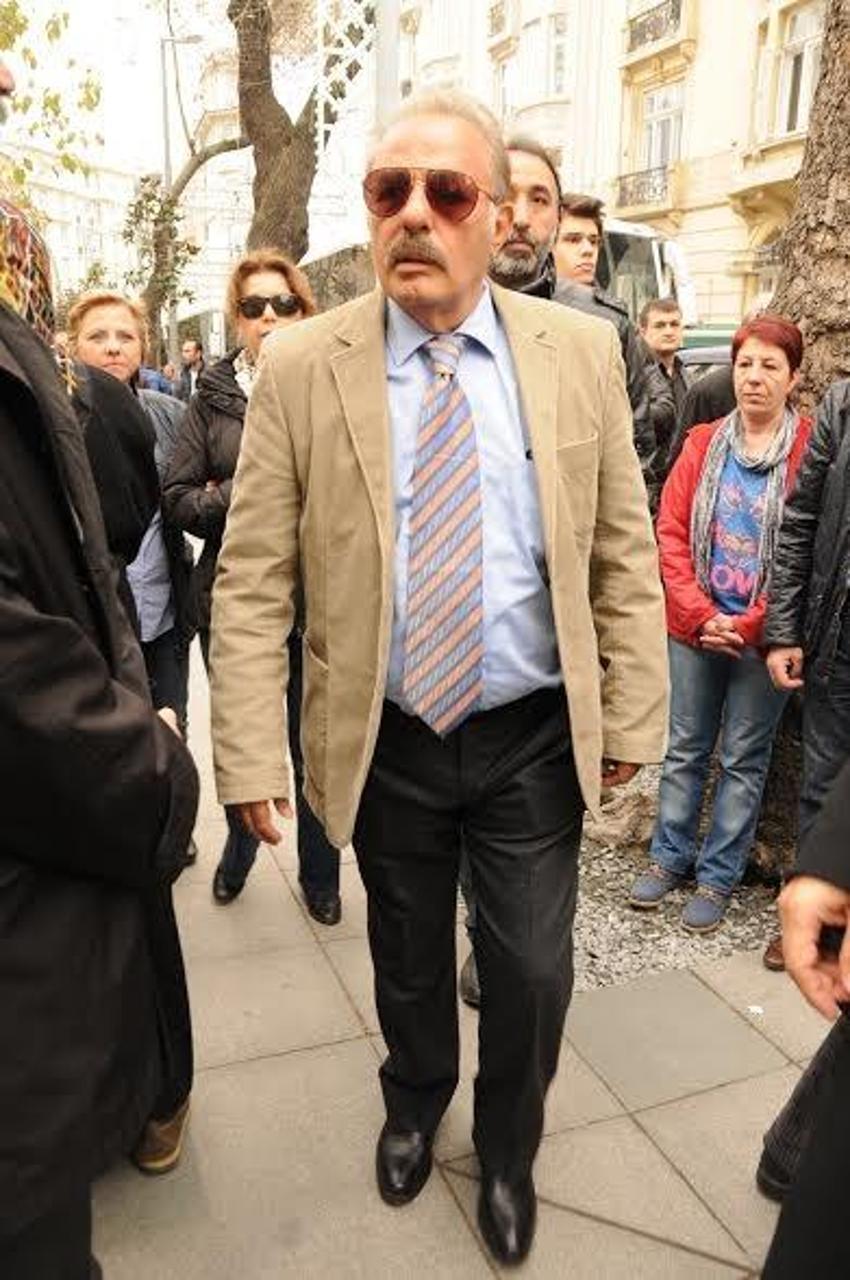 Adnan Şenses son yolculuğuna uğurlandı