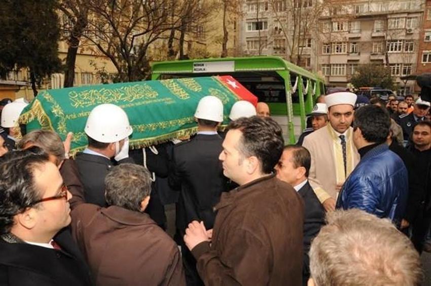 Adnan Şenses son yolculuğuna uğurlandı
