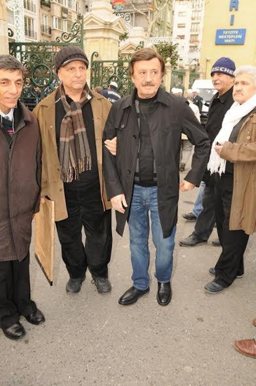 Adnan Şenses son yolculuğuna uğurlandı