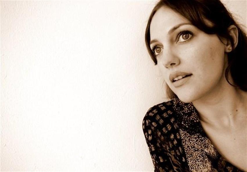 Meryem Uzerli´den hamilelik pozu