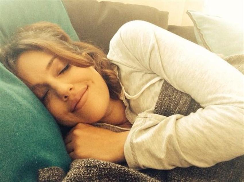 Meryem Uzerli´den hamilelik pozu