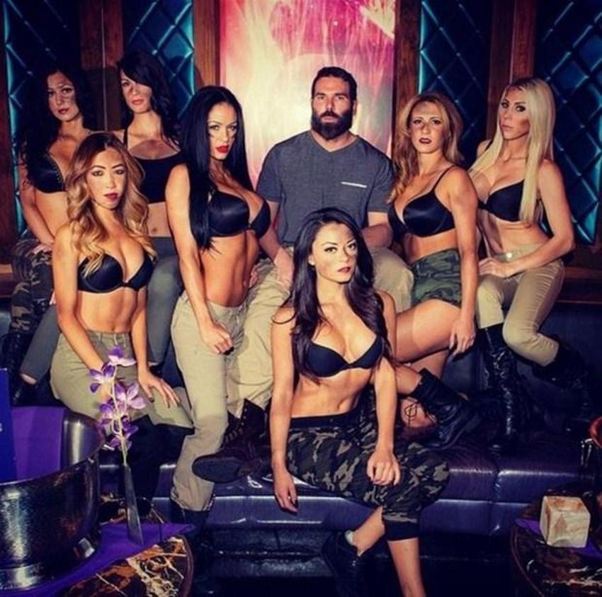 Instagram'ın fenomeni Dan Bilzerian