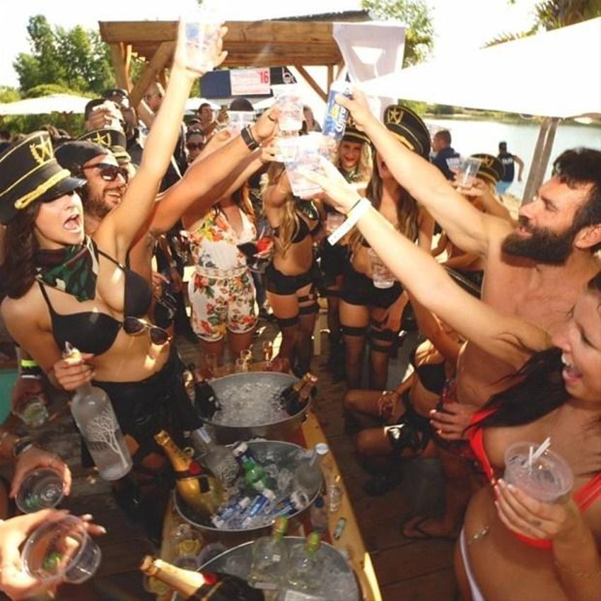 Instagram'ın fenomeni Dan Bilzerian