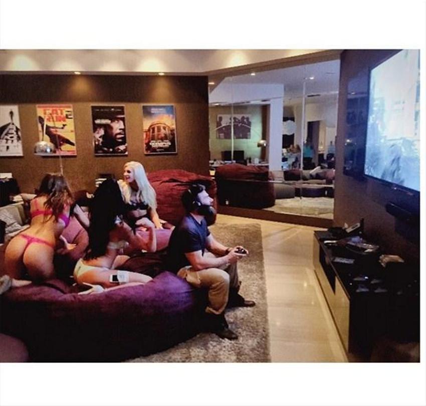 Instagram'ın fenomeni Dan Bilzerian