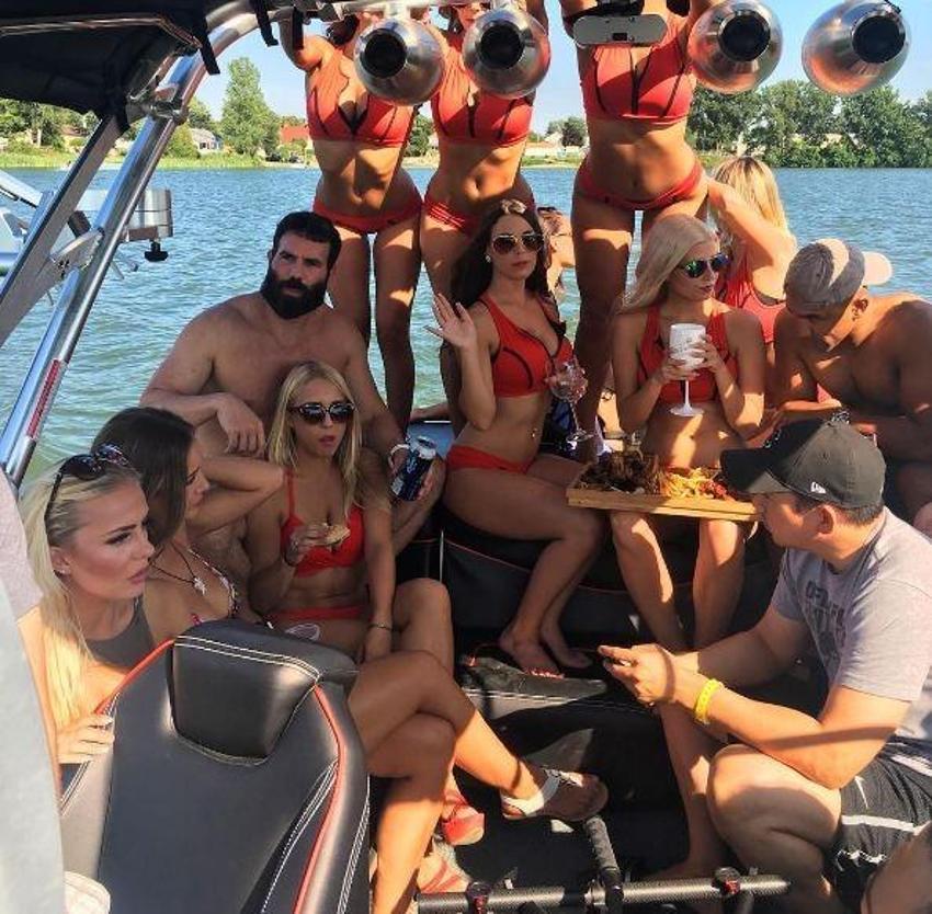 Instagram'ın fenomeni Dan Bilzerian