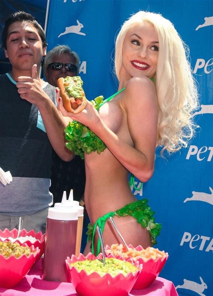 Courtney Stodden olgun erkekleri seviyor!
