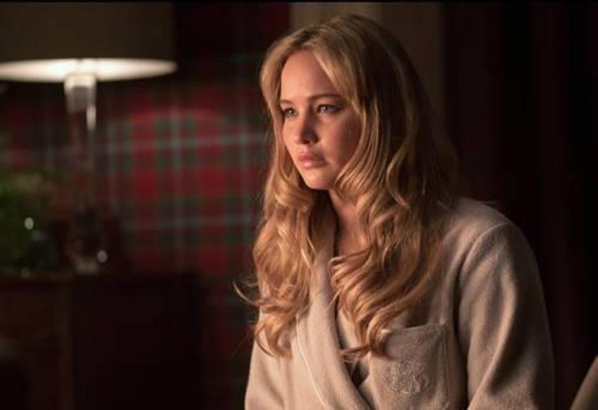 Jennifer Lawrence saçlarını kestirdi