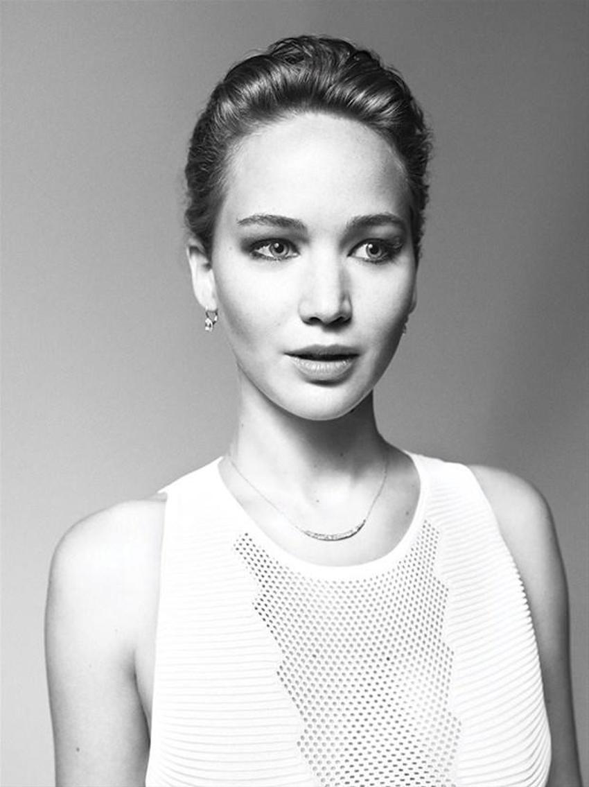 Jennifer Lawrence saçlarını kestirdi