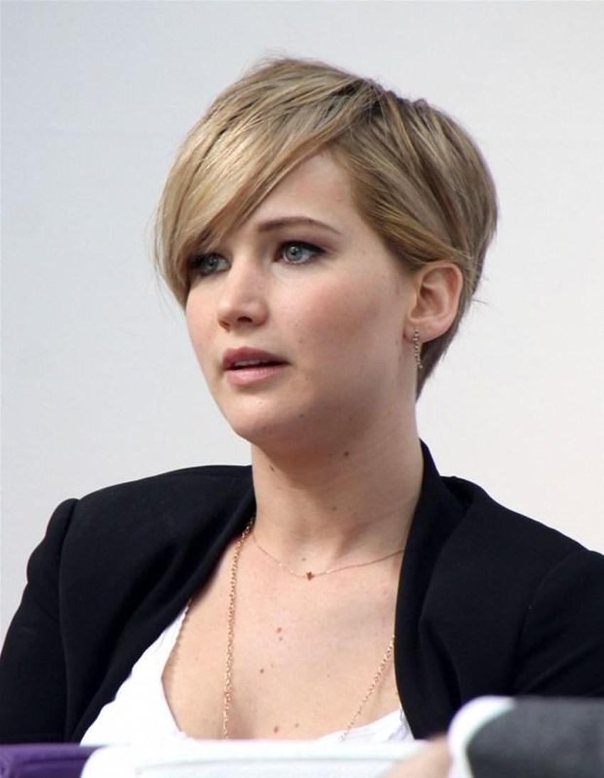 Jennifer Lawrence saçlarını kestirdi