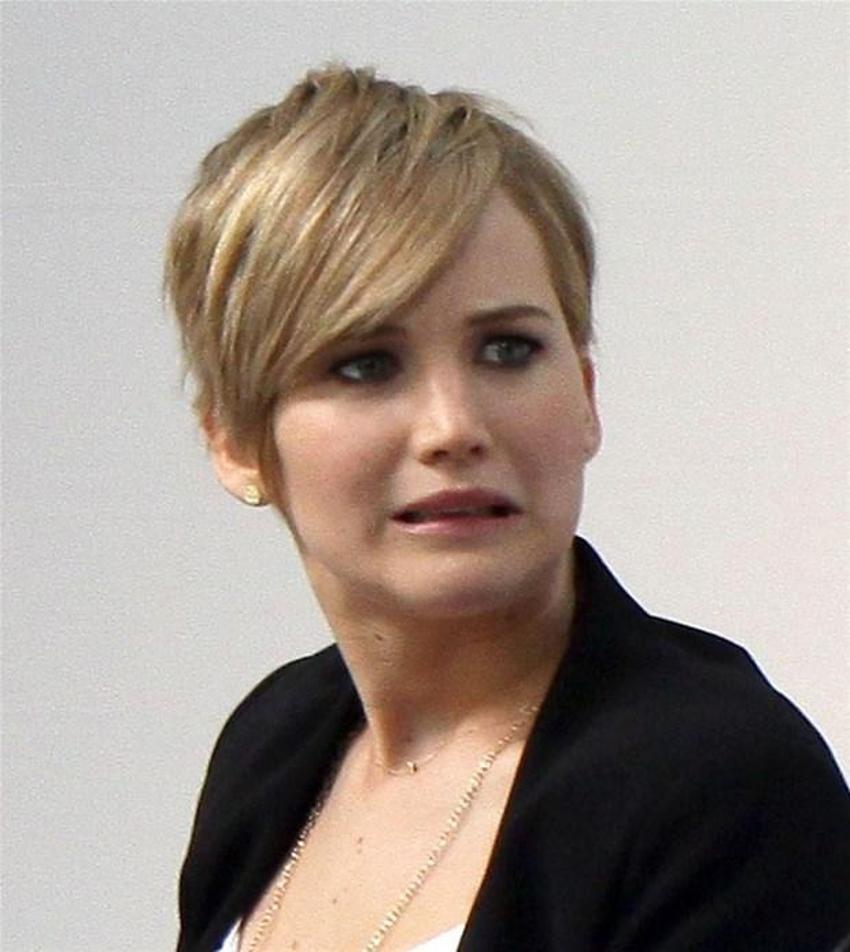 Jennifer Lawrence saçlarını kestirdi