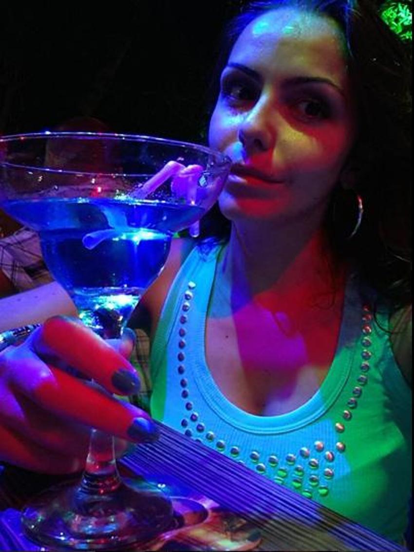 Karolin Fişekçi: ´Dünyanın en seksi ressamı´