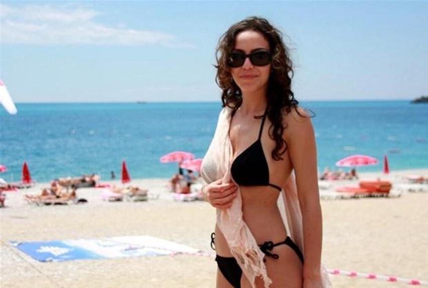 Karolin Fişekçi: ´Dünyanın en seksi ressamı´