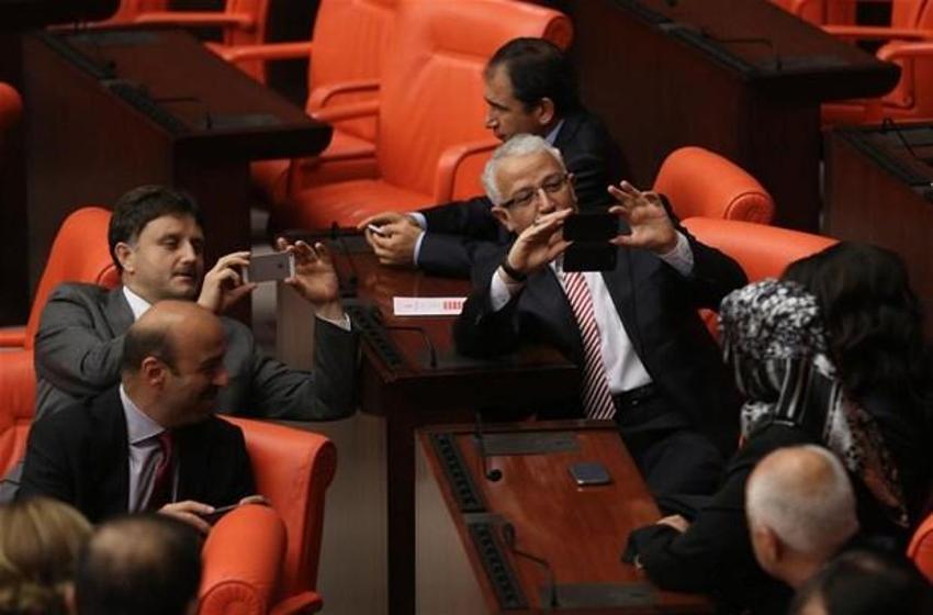 Türbanlı vekil TBMM´de