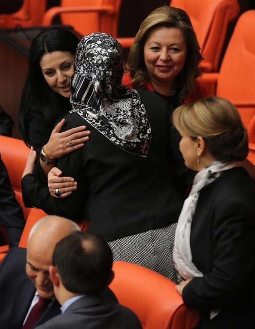 Türbanlı vekil TBMM´de