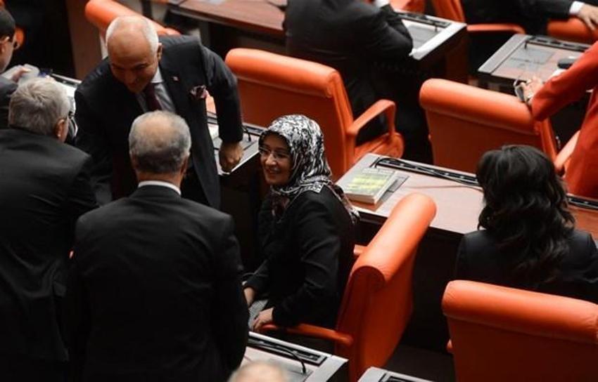 Türbanlı vekil TBMM´de