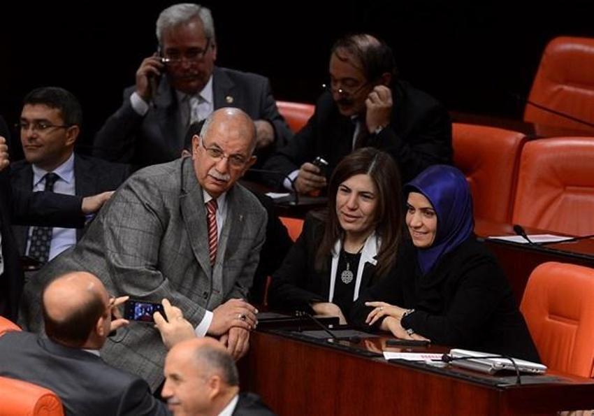 Türbanlı vekil TBMM´de