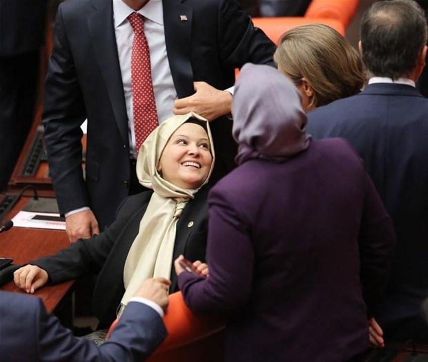 Türbanlı vekil TBMM´de