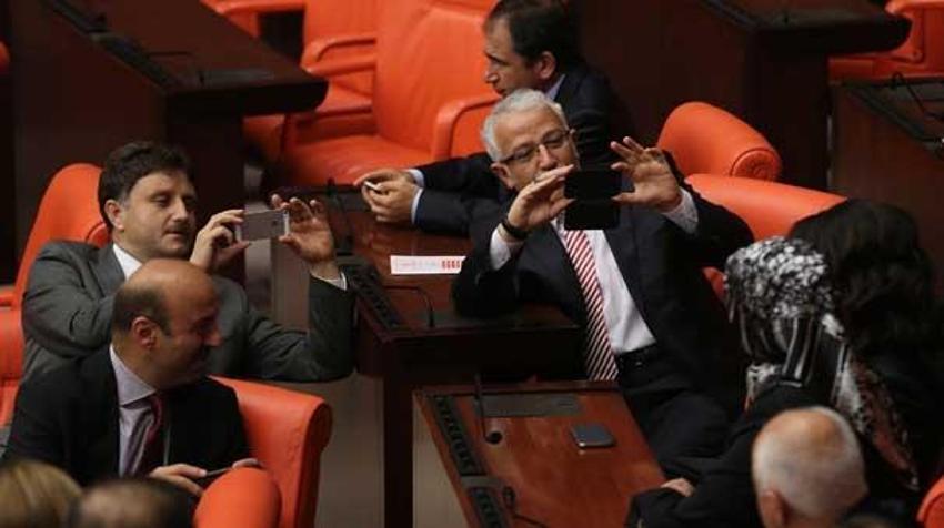 Türbanlı vekil TBMM´de