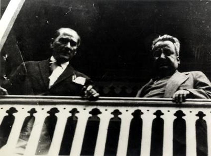 Fotoğraflarla Atatürk