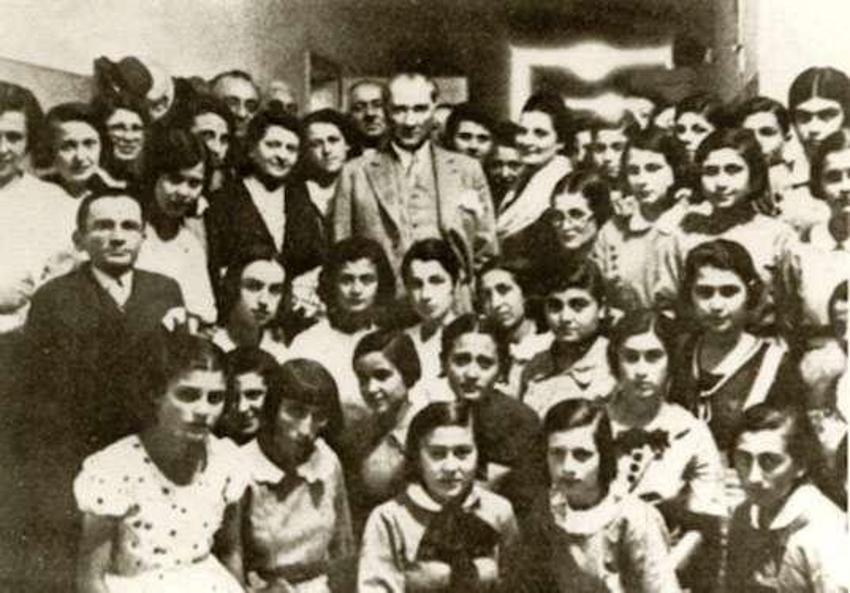 Fotoğraflarla Atatürk