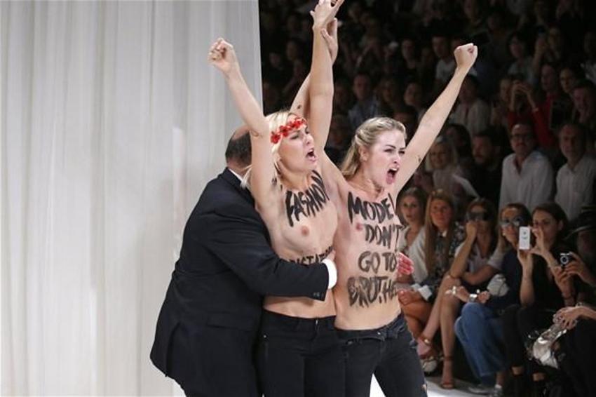 FEMEN defile bastı