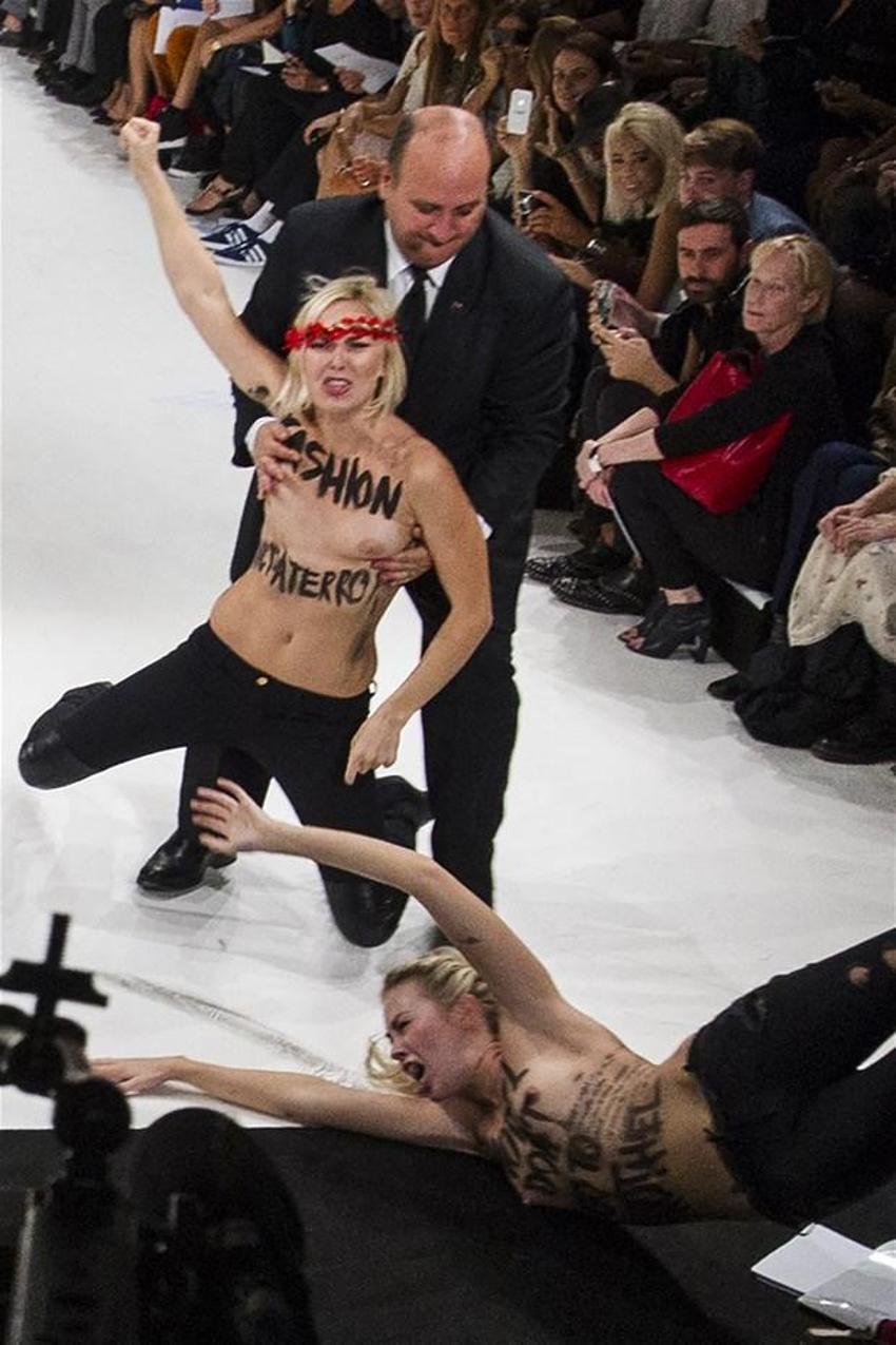 FEMEN defile bastı