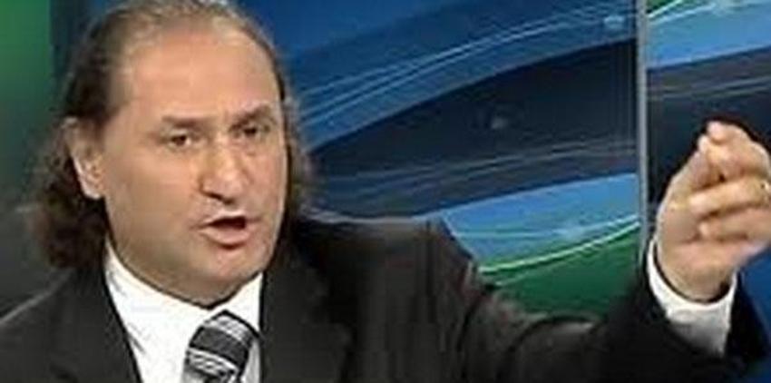 Selçuk Yula kimdir?