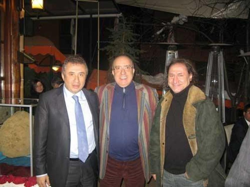 Selçuk Yula kimdir?