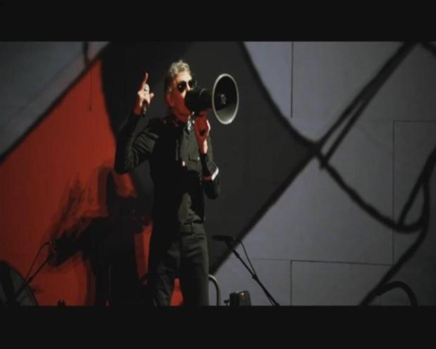 Roger Waters konserine Gezi damgası